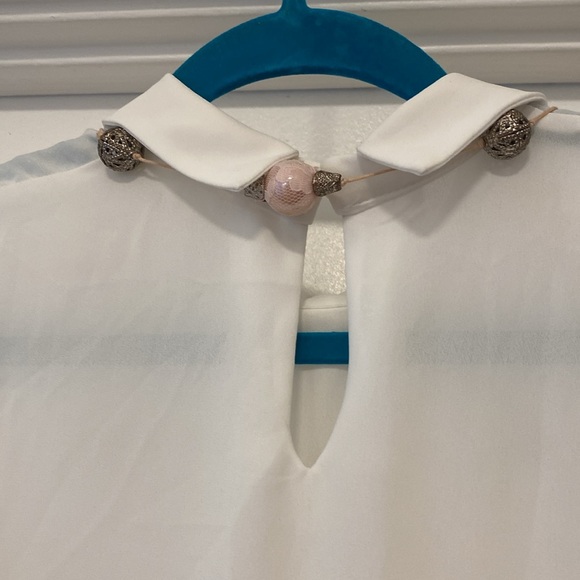 Top Chiffon With Daisy Appliqués - Picture 8 of 12